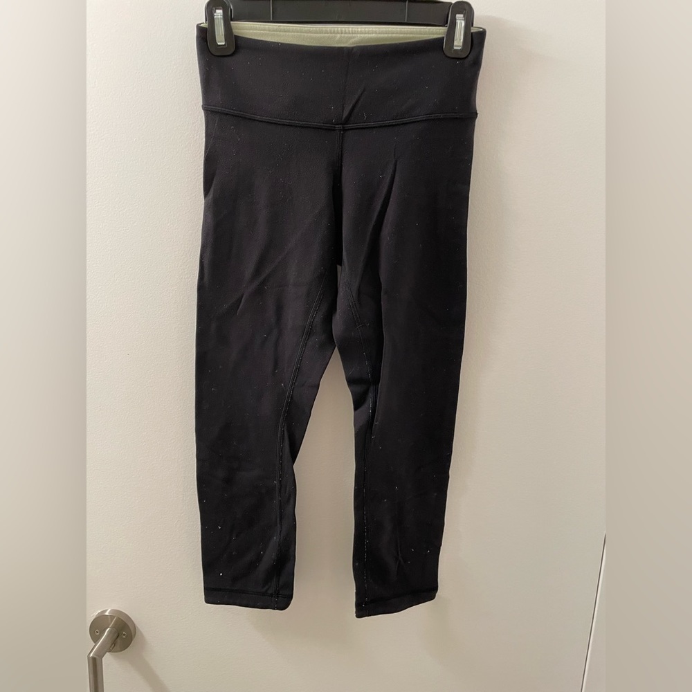 Lululemon reversible black/green cropped leggings with waistband pocket - Size 4